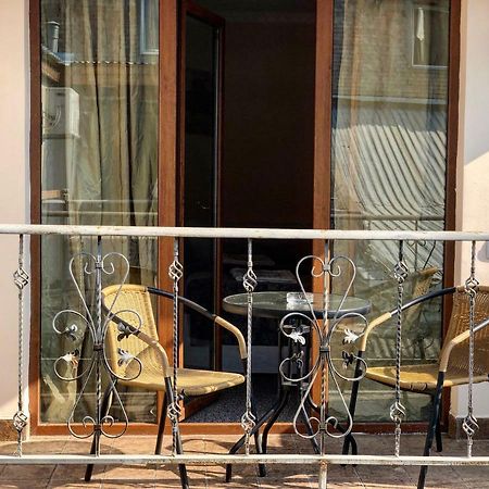 Hotel Leo Palace Тбилиси Екстериор снимка