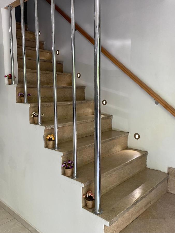 Hotel Leo Palace Тбилиси Екстериор снимка