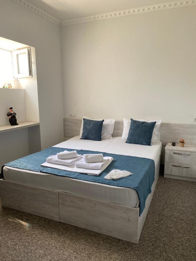 Hotel Leo Palace Тбилиси Екстериор снимка