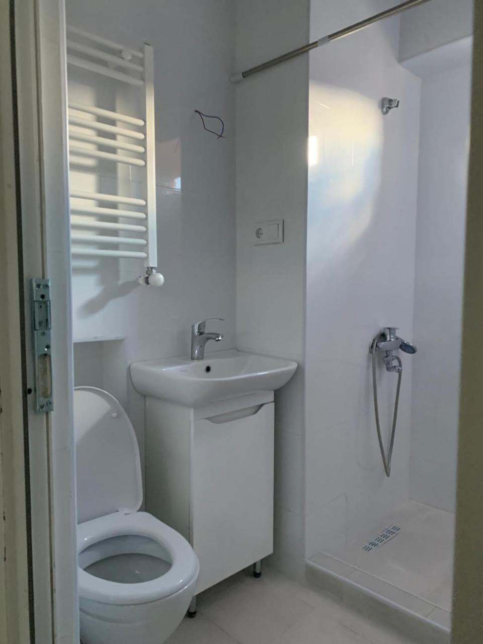 Hotel Leo Palace Тбилиси Екстериор снимка