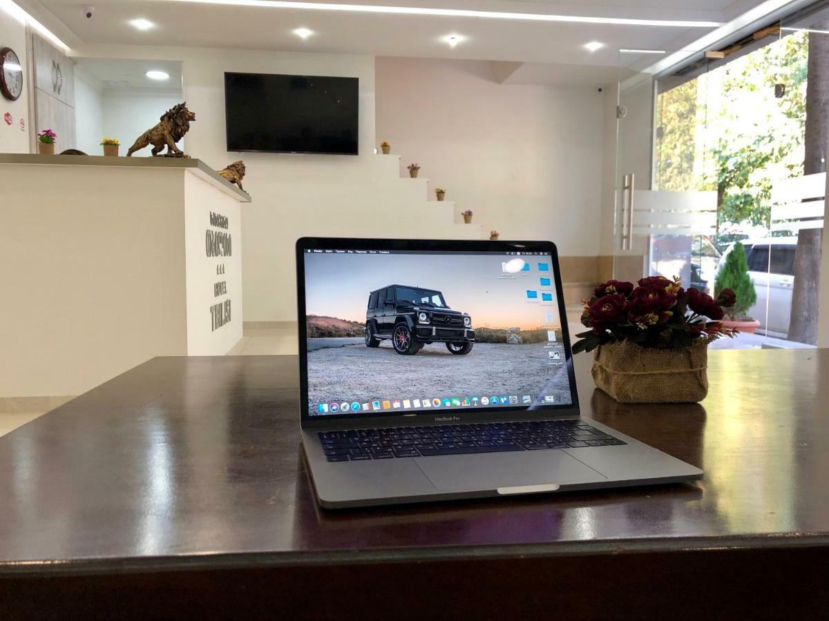 Hotel Leo Palace Тбилиси Екстериор снимка