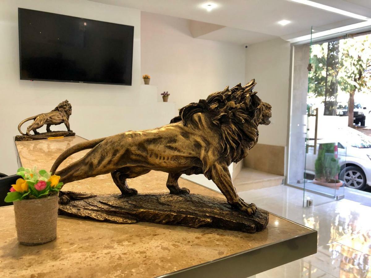 Hotel Leo Palace Тбилиси Екстериор снимка